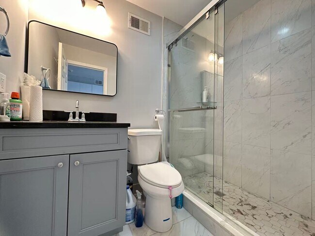 Building Photo - 1650 S Camac St