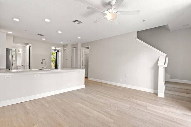 Building Photo - 109 Osceola Ln