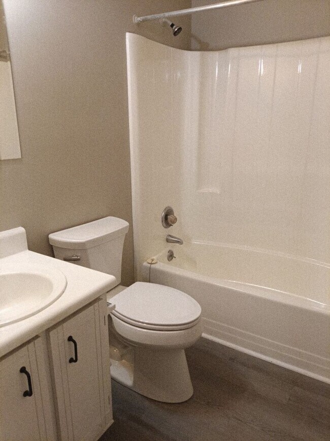 Building Photo - 1 Bed / 1 Bath Apartment in Harrisburg – Cozy & Convenient Living
