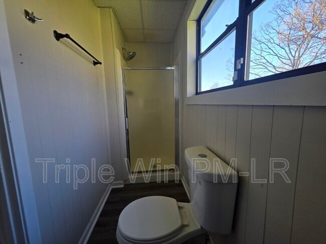 Building Photo - 16 Hum Rd