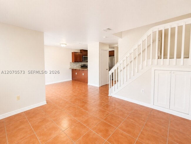 Building Photo - 6235 SW Kendale Lakes Cir