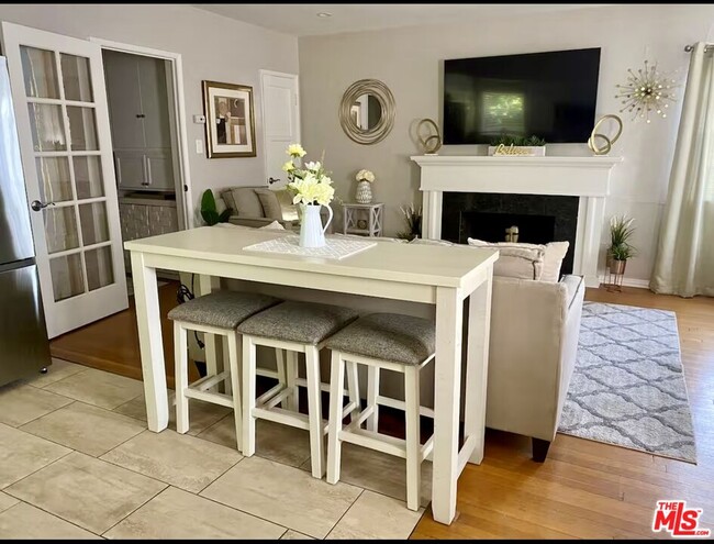 Building Photo - 5944 Irvine Ave