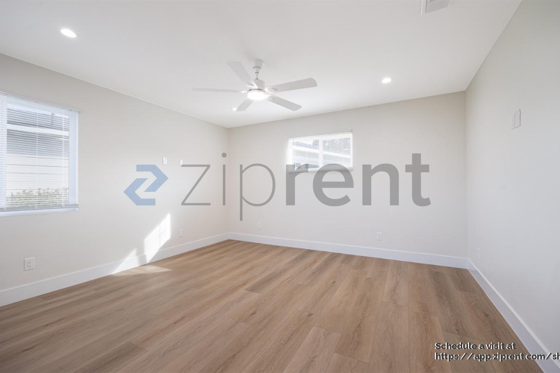 Building Photo - 5002 Plainview Rd