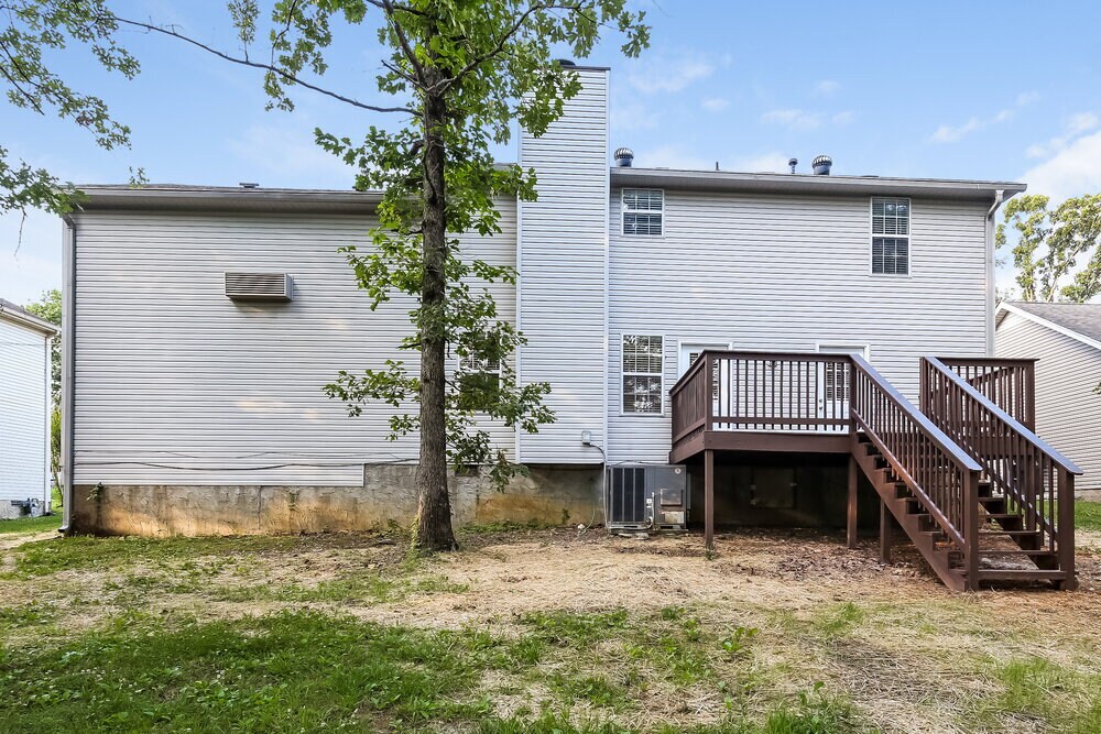Building Photo - 5921 Belle Oaks Pl