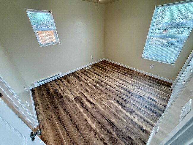 Building Photo - 1380 Cleveland St