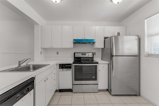 Building Photo - 14859 SW 104th St