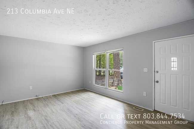 Building Photo - 213 Columbia Ave NE