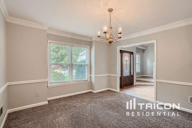 Building Photo - 7067 Brook Side Landing