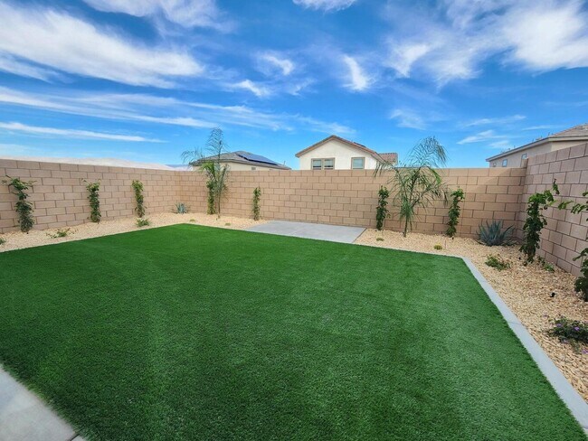 Building Photo - 35770 McCarthy St