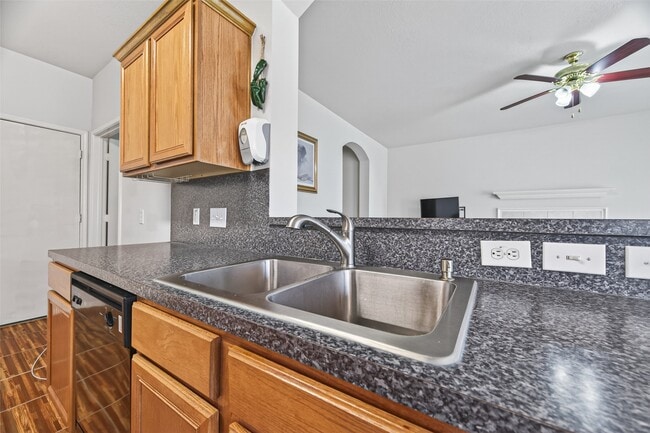 Building Photo - 6506 Signal Point Ln