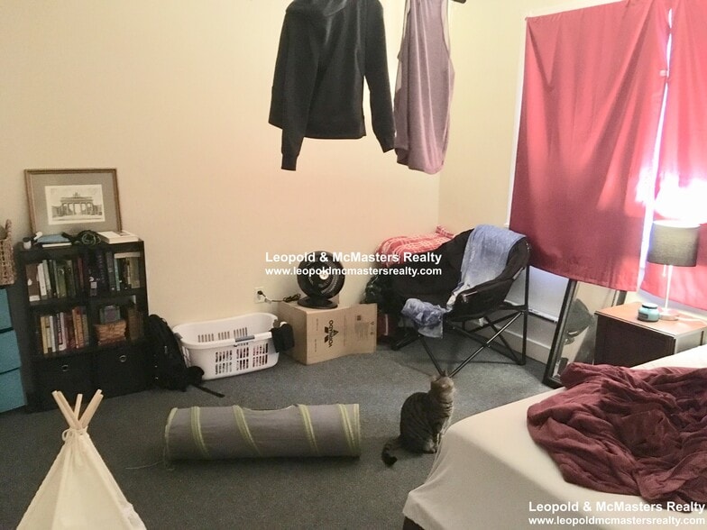 Building Photo - 70 Peterborough St