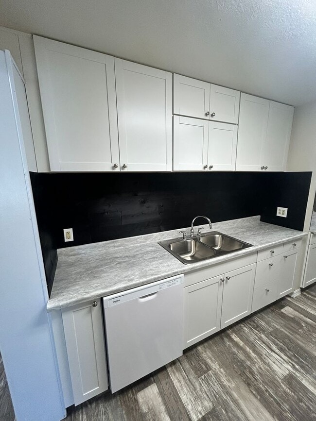 Building Photo - 4 bed 1 bath in the heart of Hamilton