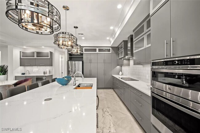 Building Photo - 5758 Riverside Dr