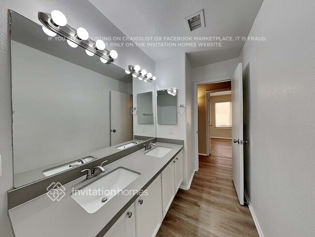 Building Photo - 7358 E Nopal Ave