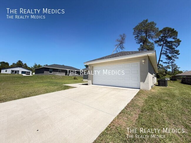 Building Photo - 13585 SW 42 Ave