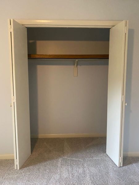 Building Photo - Spacious 2 bdrm/1.5 bath townhome in Cedar...