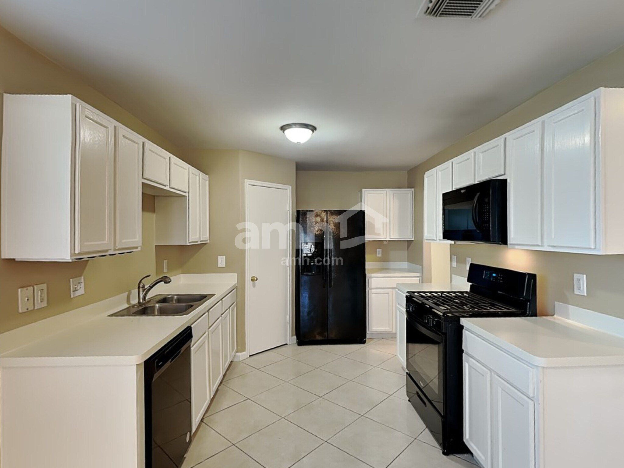 Building Photo - 8915 Chisholm Wood Ln