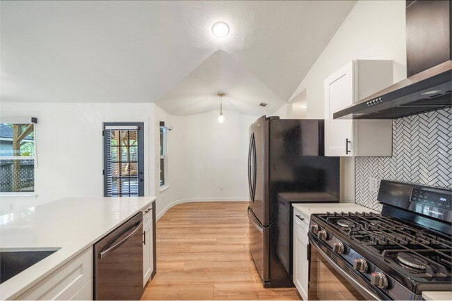 Building Photo - 4707 Alta Loma Dr