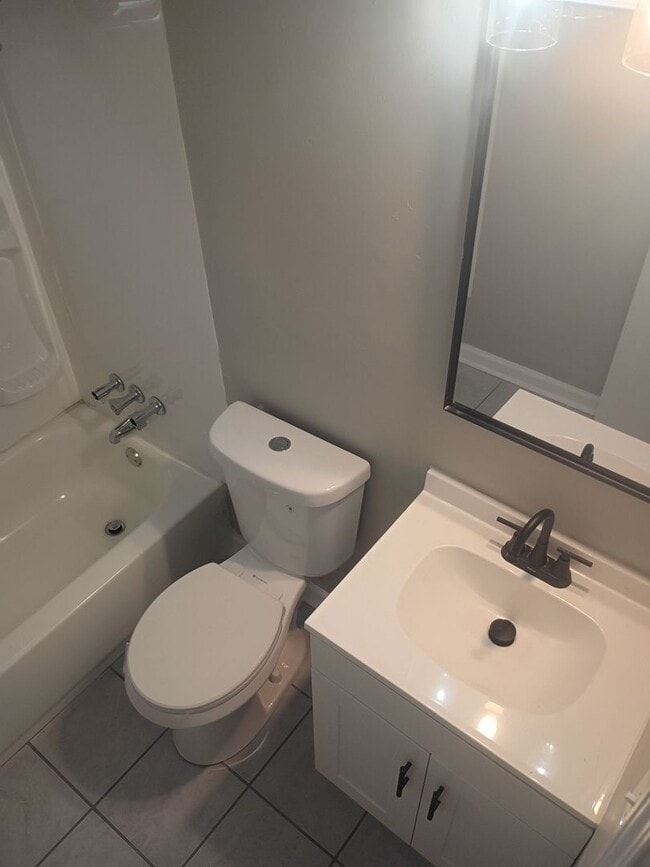 Building Photo - 3 bedroom 2 bath home at an affordable price