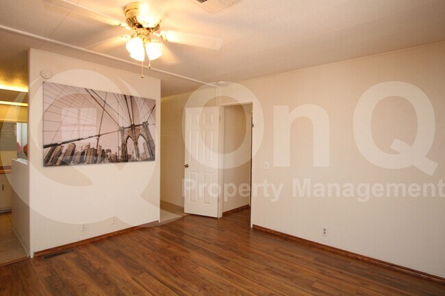 Building Photo - 8935 E Fairway Blvd