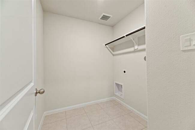 Building Photo - 839 Sarasota Shore Dr