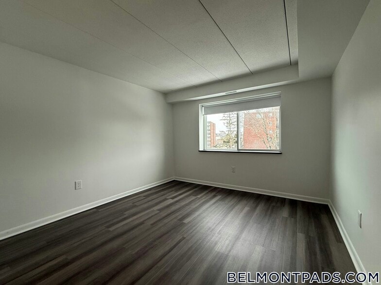 Building Photo - 55 Hill Rd