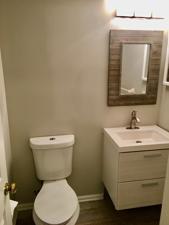 1/2 bath - 6140 Gray Gate Ln