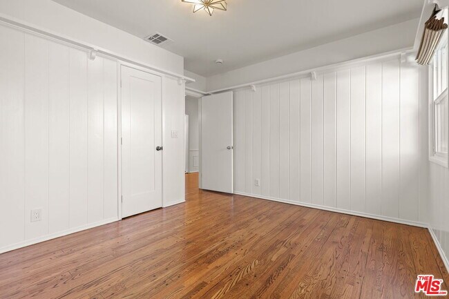 Building Photo - 5733 Radford Ave