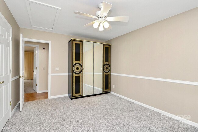 Building Photo - 203 Alnwick Ln
