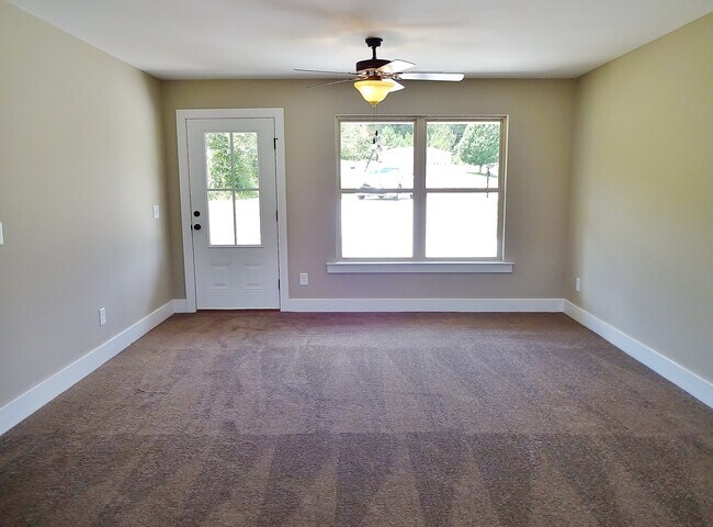 Building Photo - Home for Rent in Vance, AL... Available to...