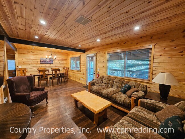 Building Photo - Country Living with 4 Bedrooms plus an Office!