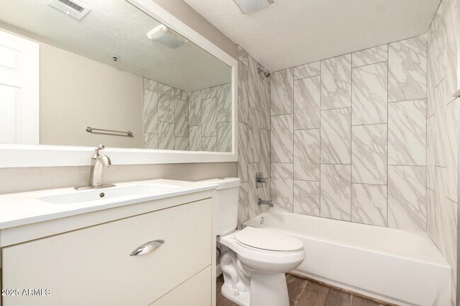 Building Photo - 7494 E Earll Dr