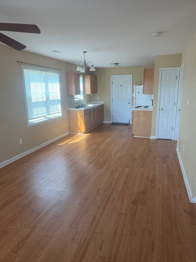 Building Photo - 206 Angus Ln