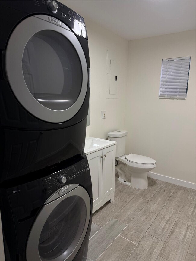 Building Photo - 9460 SW 52nd St