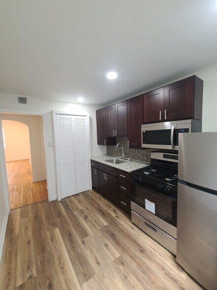 Eat-in kitchen, view 2 - 6301 Morton St