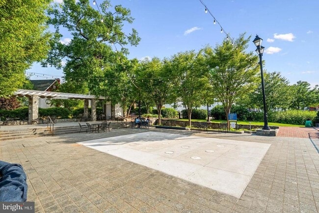 Building Photo - 10665 Yorktown Ct