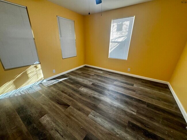 Building Photo - 603 E Alameda St