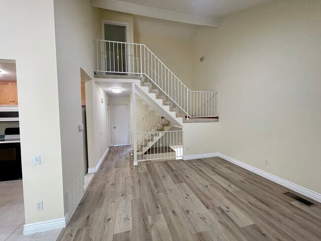 Building Photo - 5470 Baltimore Dr