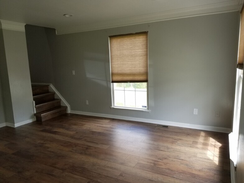 Building Photo - 8945 Shawn Dr
