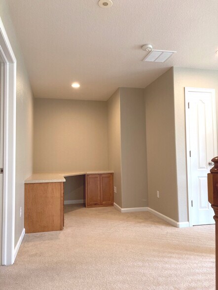 Loft- Workspace - 6806 W 3rd St