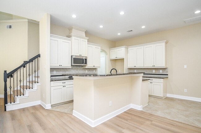 Building Photo - 23310 Isola St