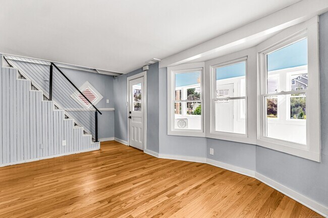 Building Photo - 155 Broadway