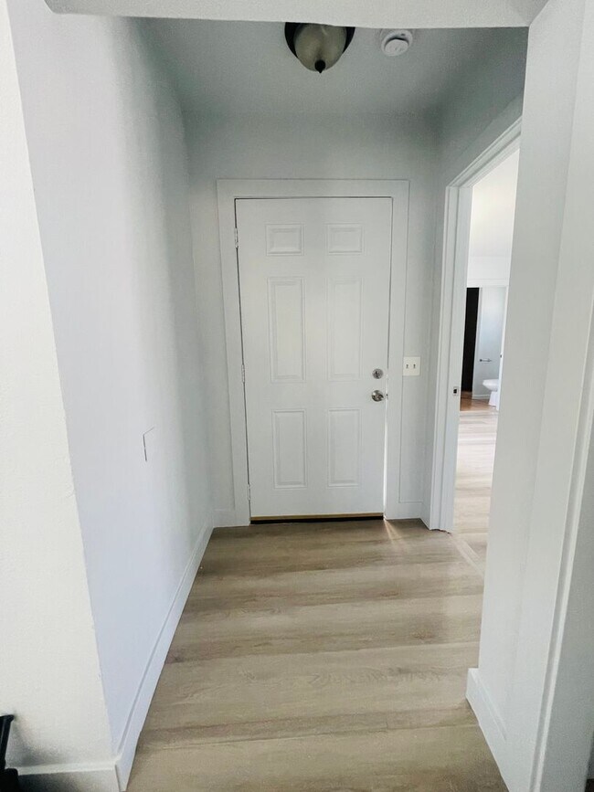 Building Photo - 3-bedroom, 2-bath home move-in ready