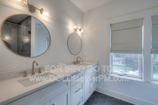 Building Photo - 709B 23rd St