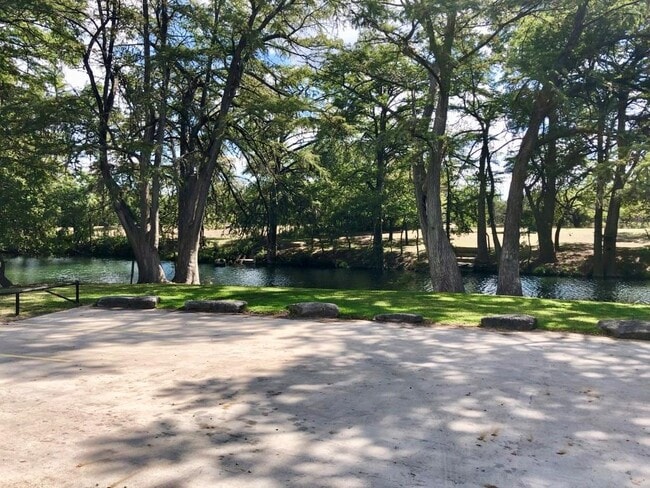 Building Photo - 115 Chaparral Pl W