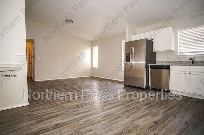 Building Photo - 1686 St Stephen Pl