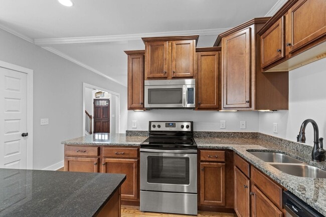 Building Photo - AVAILABLE NOW IN GERMANTOWN. Great Walkable Neighborhood! 3 Bed 2.5 Bath Town Home. $3,100 Per Month