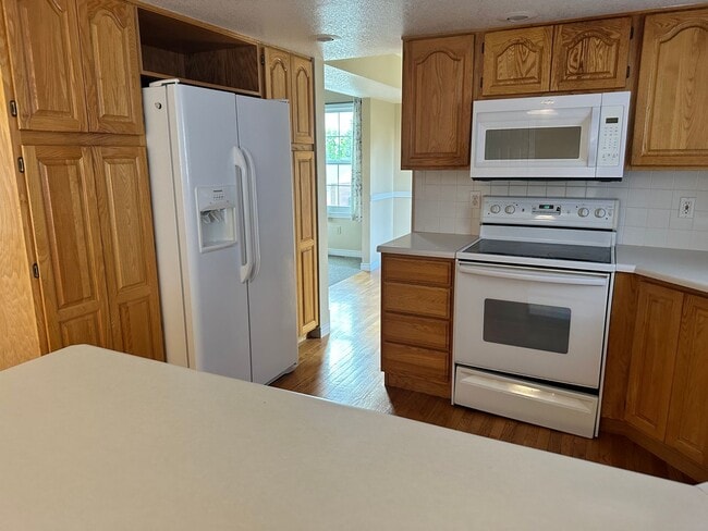 Building Photo - 802 Colony Ct