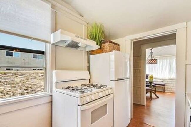 Building Photo - 636