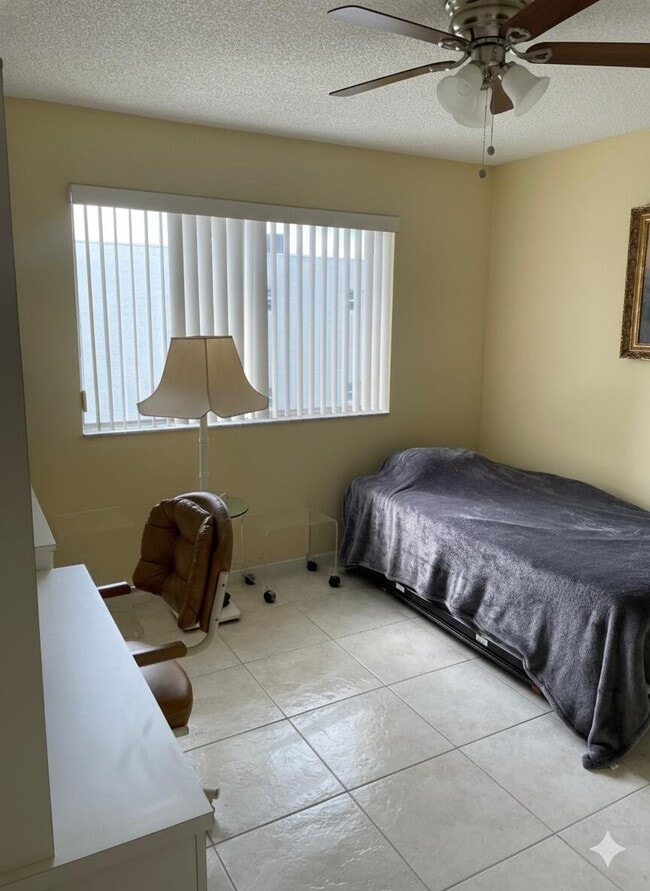 Building Photo - 6698 10th Ave N